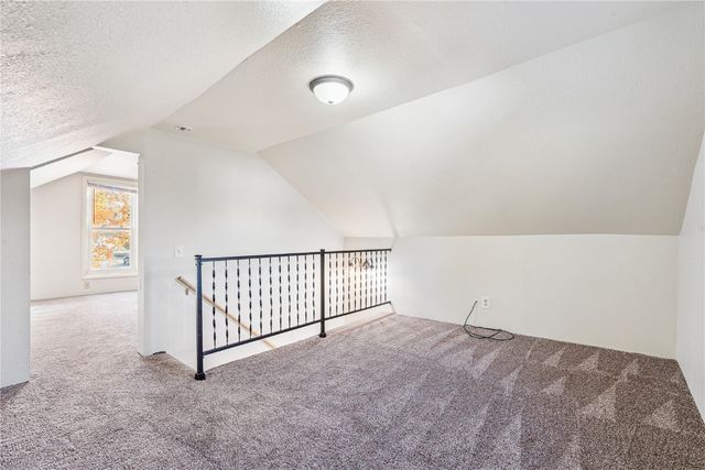 1215 5th Avenue, Vinton, IA 52349