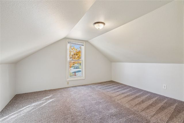 1215 5th Avenue, Vinton, IA 52349