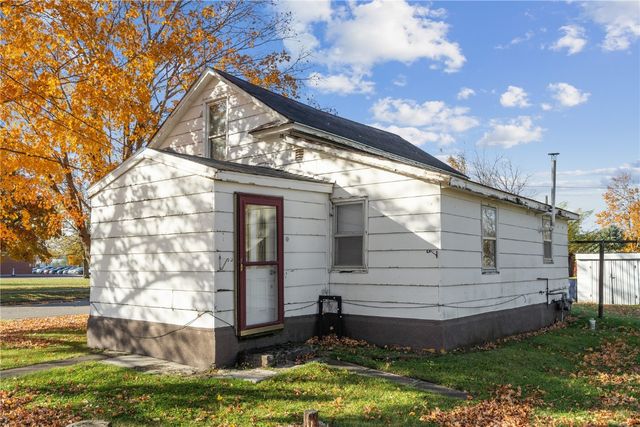 1215 5th Avenue, Vinton, IA 52349