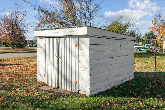 1215 5th Avenue, Vinton, IA 52349