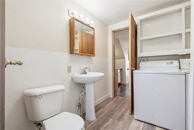 1215 5th Avenue, Vinton, IA 52349