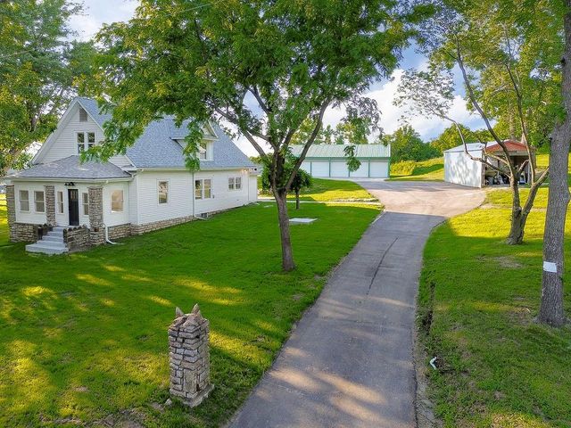 31906 E Burgess Road, Buckner, MO 64016