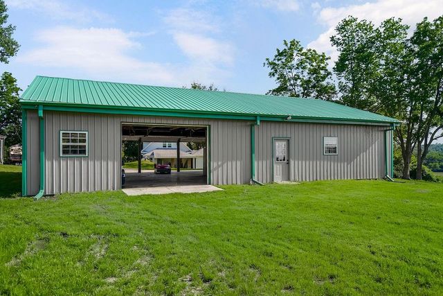 31906 E Burgess Road, Buckner, MO 64016
