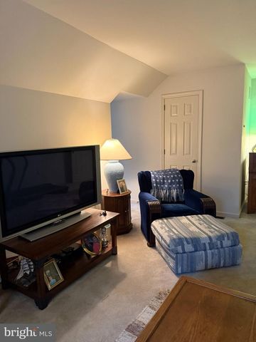 410 SEVILLE DR, Red Lion, PA 17356