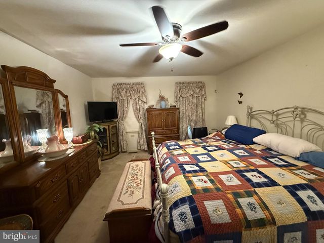 410 SEVILLE DR, Red Lion, PA 17356