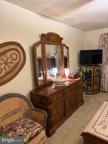 410 SEVILLE DR, Red Lion, PA 17356