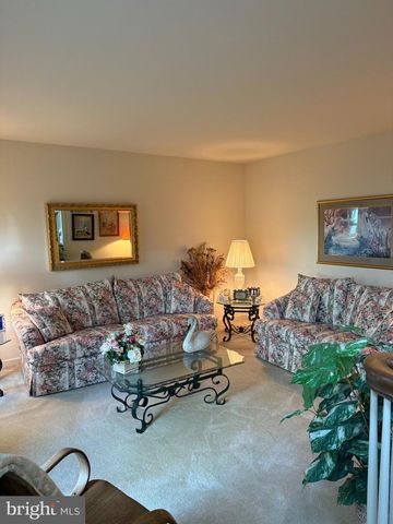 410 SEVILLE DR, Red Lion, PA 17356