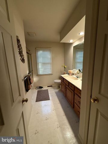 410 SEVILLE DR, Red Lion, PA 17356