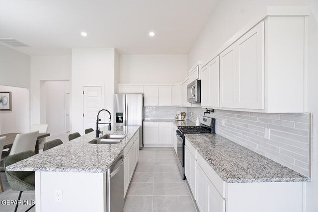 12640 Fredericksberg Avenue, Horizon City, TX 79928