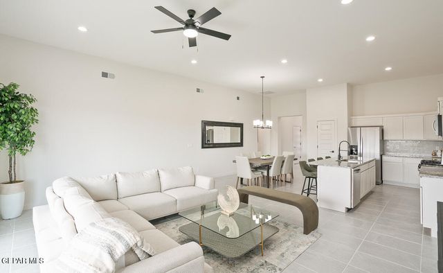 12640 Fredericksberg Avenue, Horizon City, TX 79928