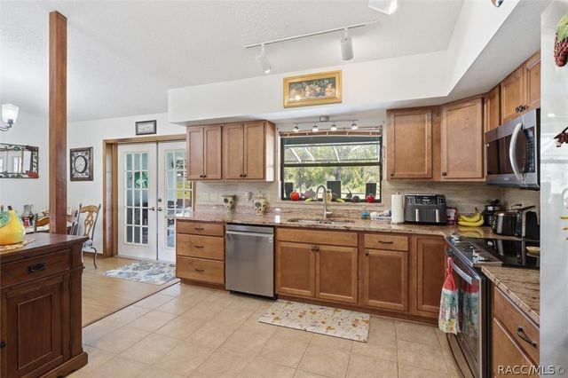 1900 W Alhambra Drive, Citrus Springs, FL 34434