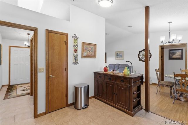 1900 W Alhambra Drive, Citrus Springs, FL 34434