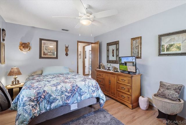 1900 W Alhambra Drive, Citrus Springs, FL 34434