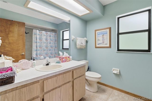 1900 W Alhambra Drive, Citrus Springs, FL 34434