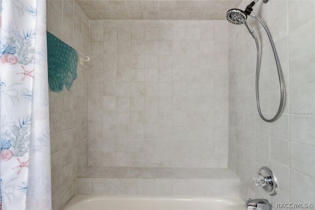 1900 W Alhambra Drive, Citrus Springs, FL 34434