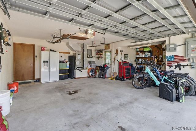 1900 W Alhambra Drive, Citrus Springs, FL 34434
