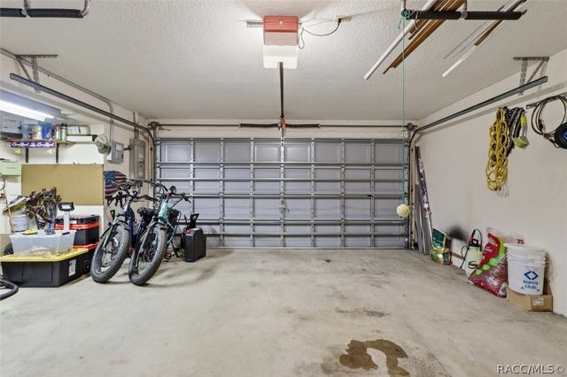 1900 W Alhambra Drive, Citrus Springs, FL 34434
