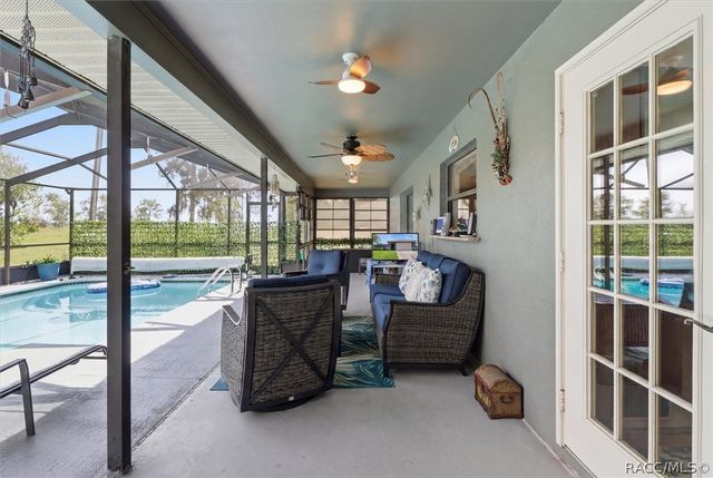 1900 W Alhambra Drive, Citrus Springs, FL 34434