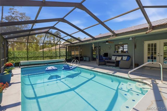 1900 W Alhambra Drive, Citrus Springs, FL 34434