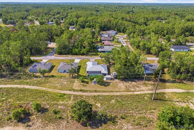 1900 W Alhambra Drive, Citrus Springs, FL 34434