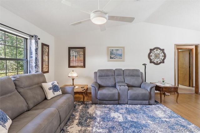 1900 W Alhambra Drive, Citrus Springs, FL 34434