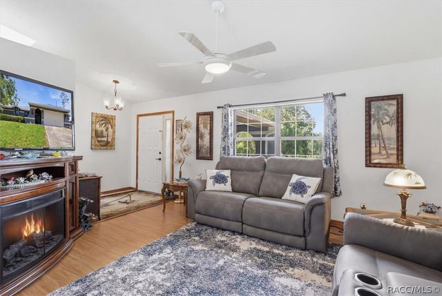 1900 W Alhambra Drive, Citrus Springs, FL 34434