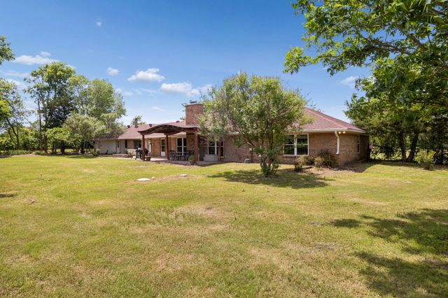 1300 Rock Ridge Road, Lucas, TX 75002