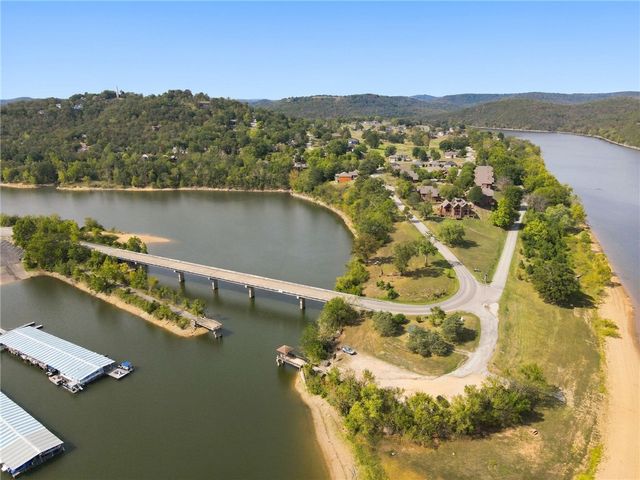 4 Hillcrest Drive, Eureka Springs, AR 72631