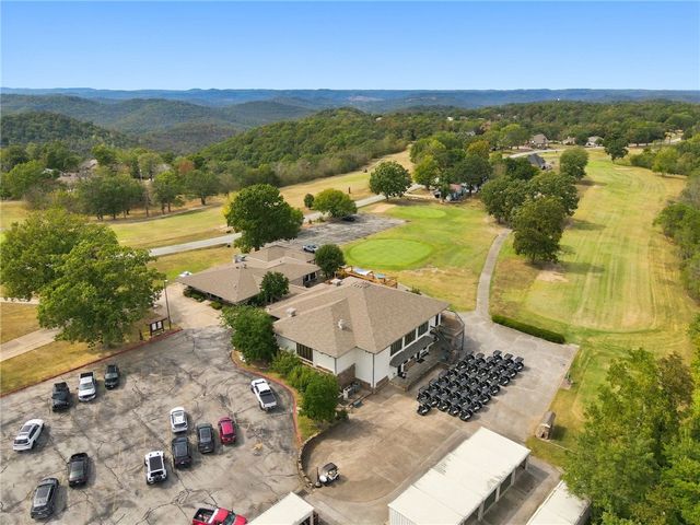 4 Hillcrest Drive, Eureka Springs, AR 72631