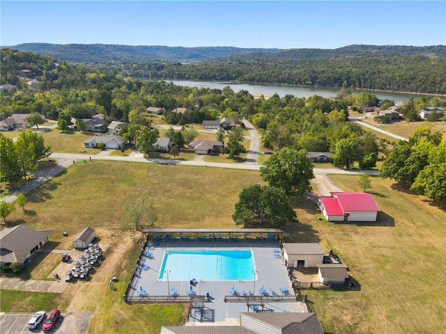 4 Hillcrest Drive, Eureka Springs, AR 72631