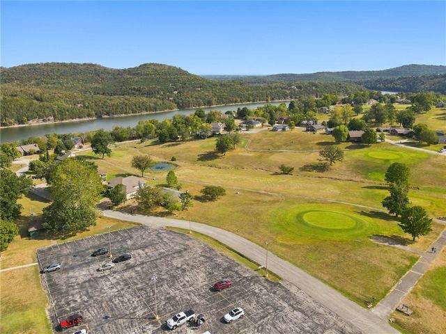4 Hillcrest Drive, Eureka Springs, AR 72631