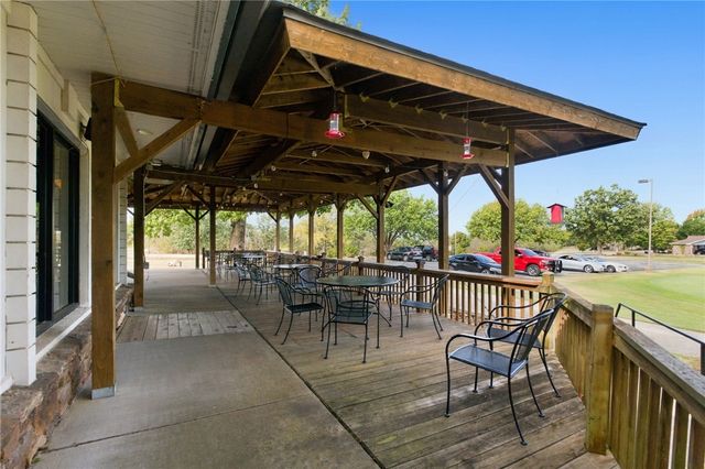 4 Hillcrest Drive, Eureka Springs, AR 72631