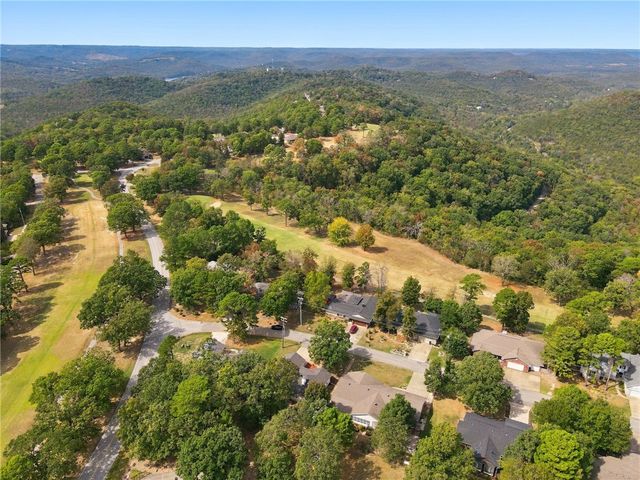 4 Hillcrest Drive, Eureka Springs, AR 72631