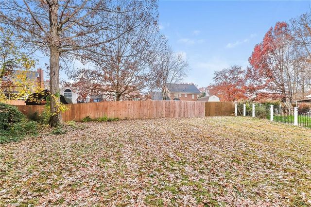 9 Oliver Court, Greensboro, NC 27406