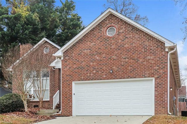 9 Oliver Court, Greensboro, NC 27406