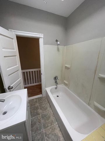 2828 W CLEMENTINE ST, Philadelphia, PA 19132