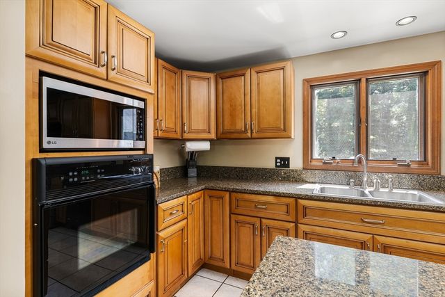 229 Tispaquin St, Middleboro, MA 02346