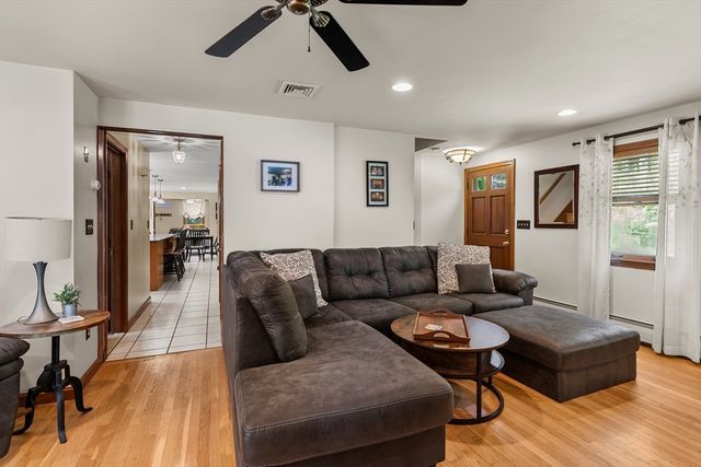 229 Tispaquin St, Middleboro, MA 02346