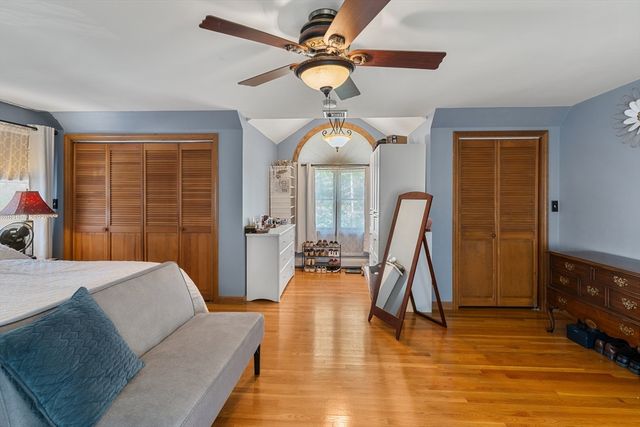 229 Tispaquin St, Middleboro, MA 02346