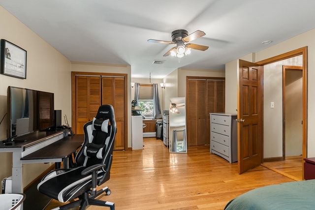 229 Tispaquin St, Middleboro, MA 02346