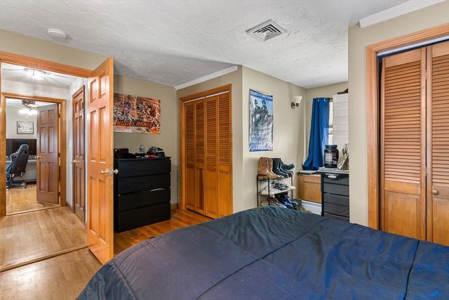 229 Tispaquin St, Middleboro, MA 02346