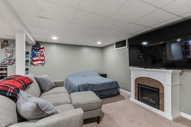 229 Tispaquin St, Middleboro, MA 02346