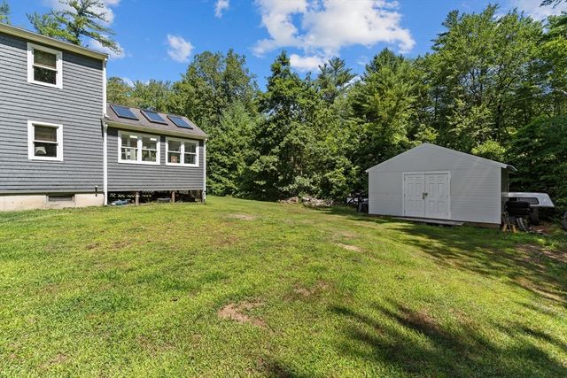 229 Tispaquin St, Middleboro, MA 02346