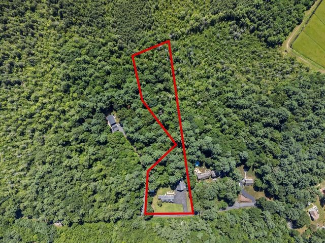 229 Tispaquin St, Middleboro, MA 02346
