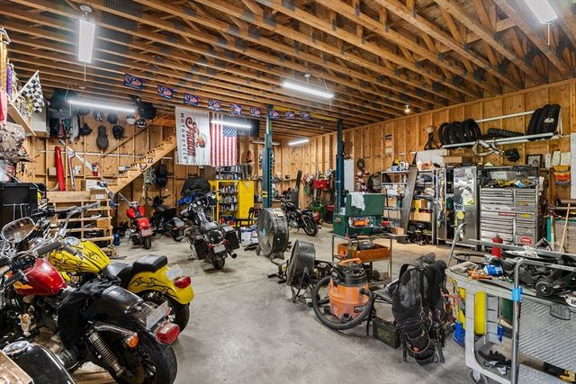 229 Tispaquin St, Middleboro, MA 02346