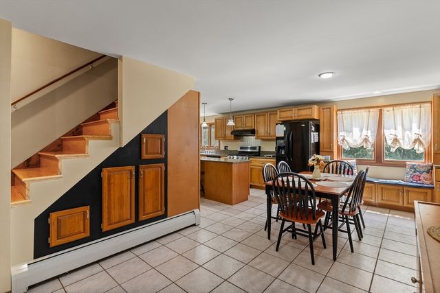 229 Tispaquin St, Middleboro, MA 02346