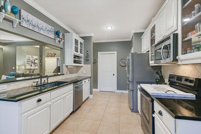 11 CREEKSIDE DR, Wimberley, TX 78676