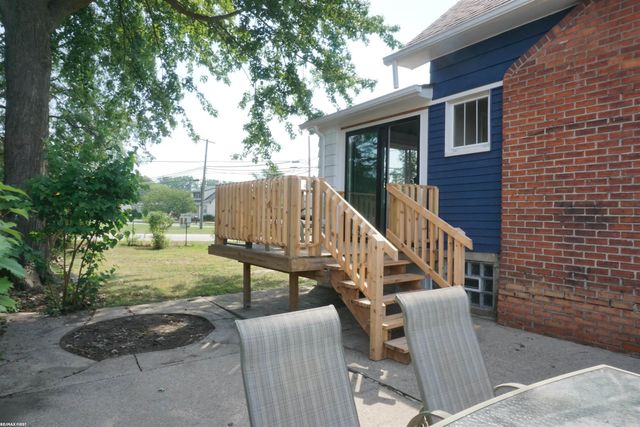 29455 S River Road, Harrison Twp, MI 48045