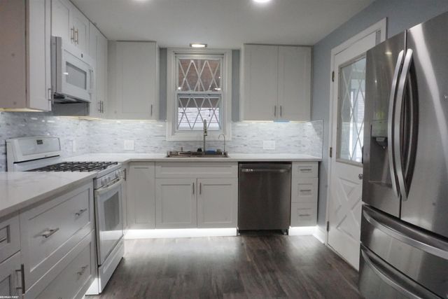 29455 S River Road, Harrison Twp, MI 48045