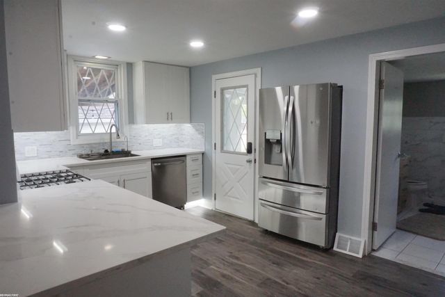 29455 S River Road, Harrison Twp, MI 48045